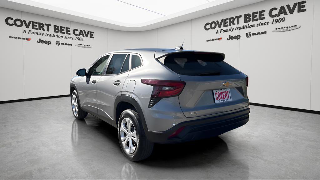 Used 2024 Chevrolet Trax LS w/ Driver Confidence Package image 7