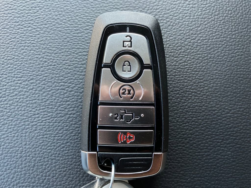 New 2026 Ford F250 Lariat w/ Black Appearance Package image 33