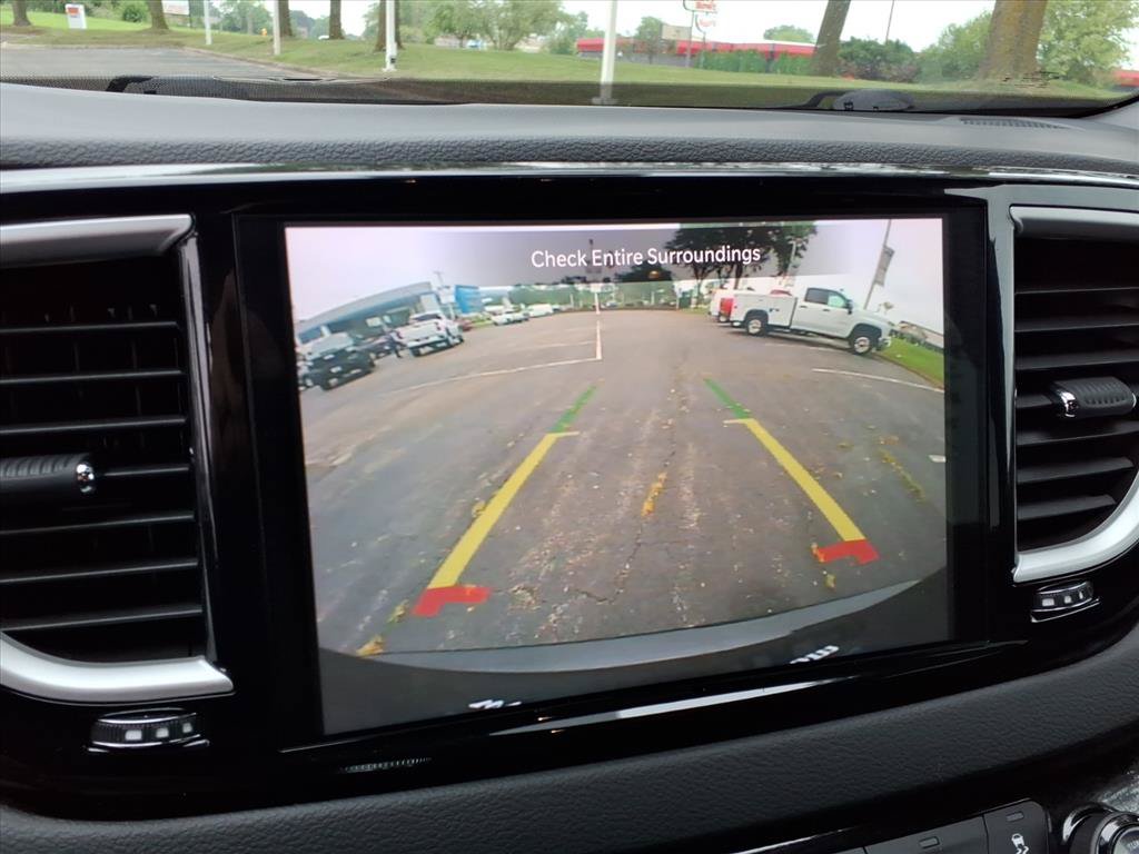 Used 2025 Chrysler Pacifica Select FWD image 10