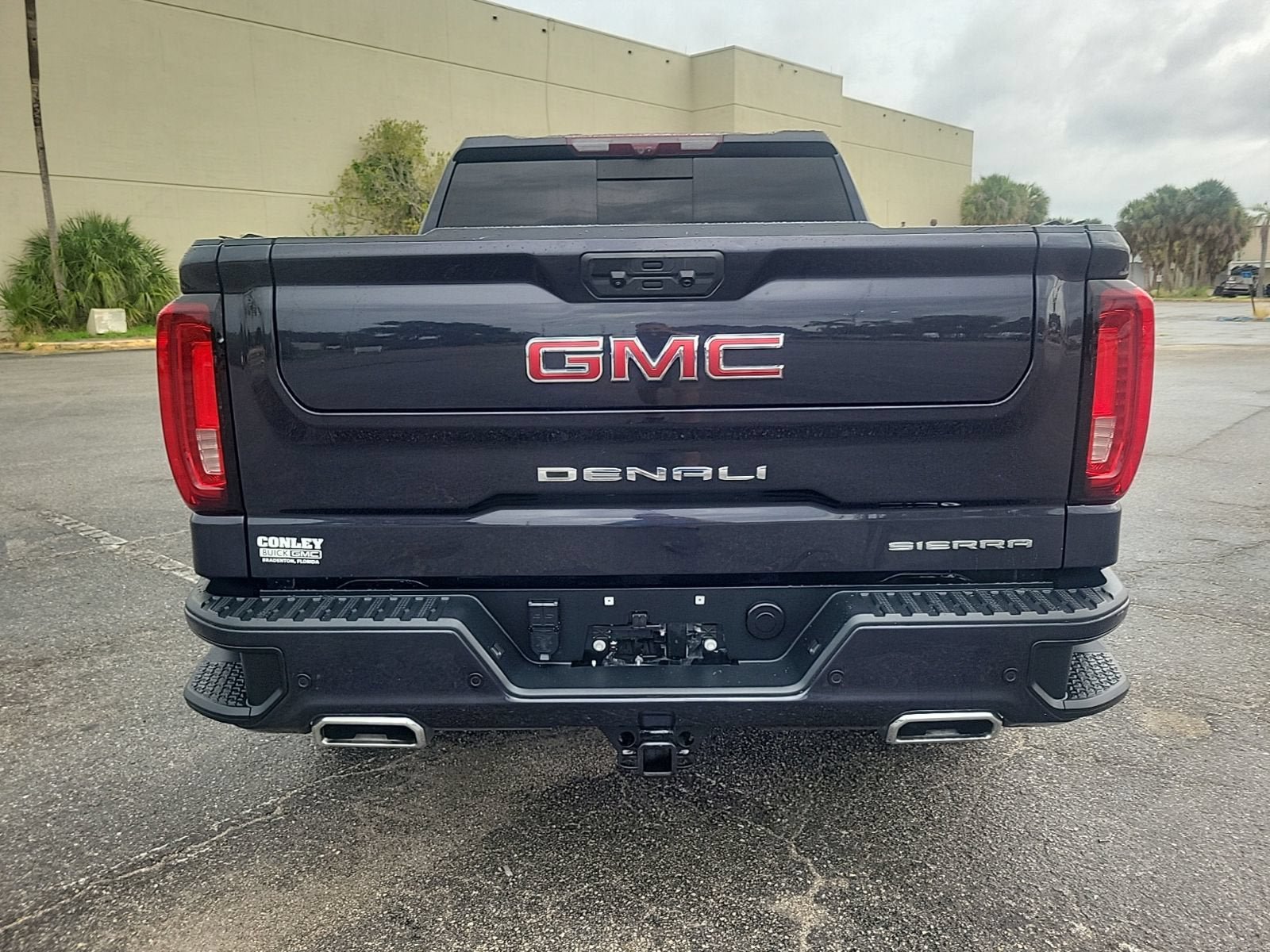 Used 2023 GMC Sierra 1500 Denali w/ Denali Reserve Package AWD/4WD image 7