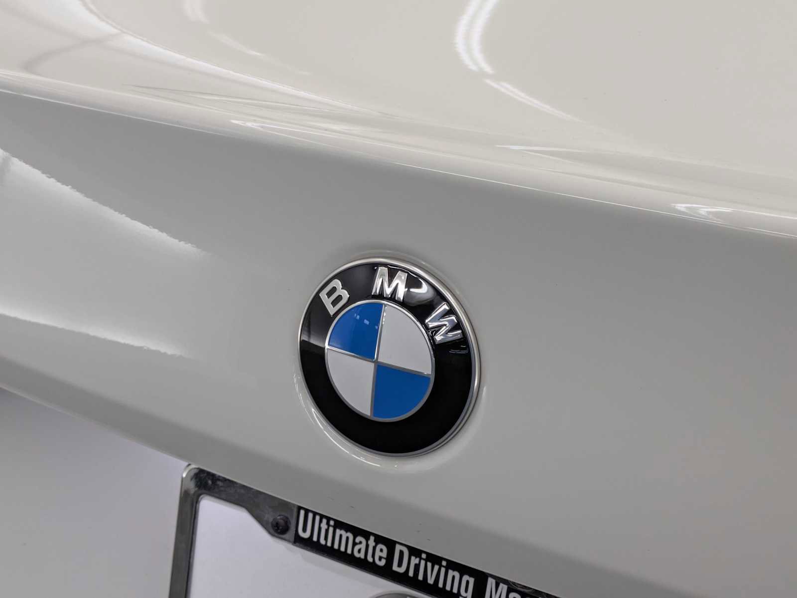 Used 2025 BMW 530i xDrive w/ Premium Package AWD/4WD image 11