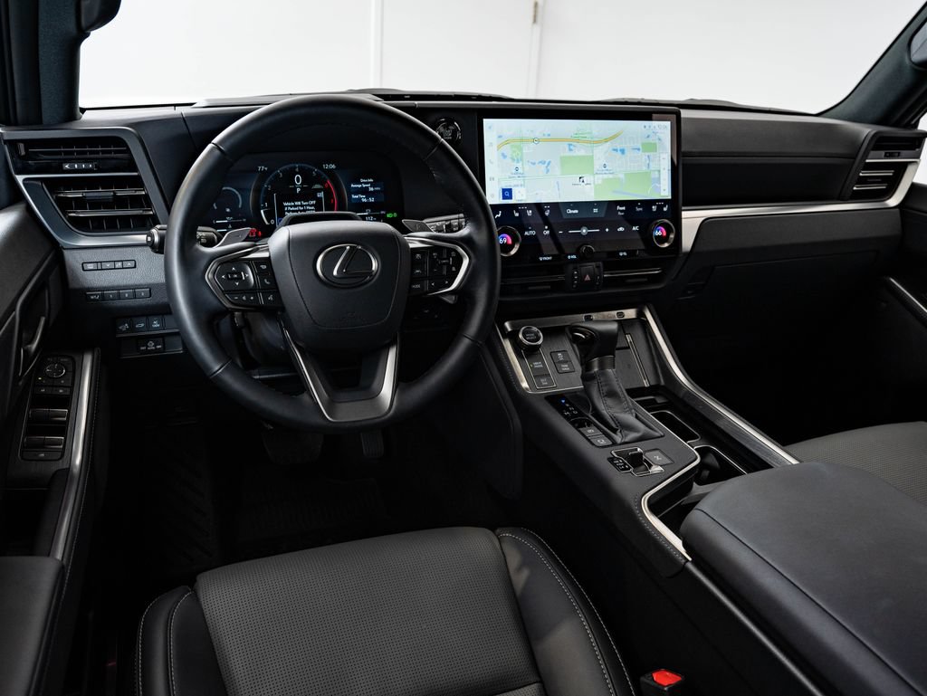Certified 2026 Lexus GX 550 w/ Accessory Package (2T) AWD/4WD image 4