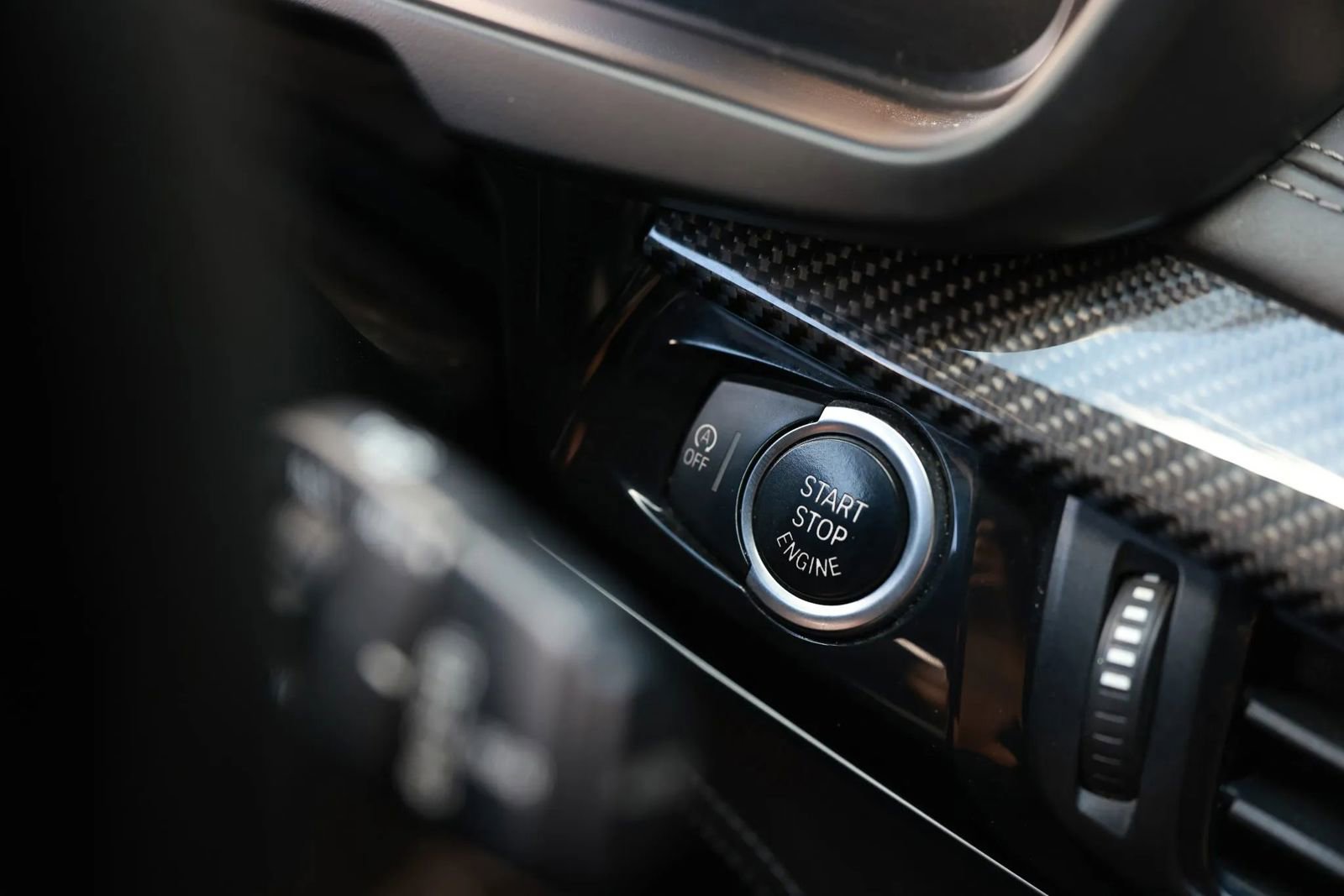 Used 2015 BMW X5 M AWD/4WD image 35