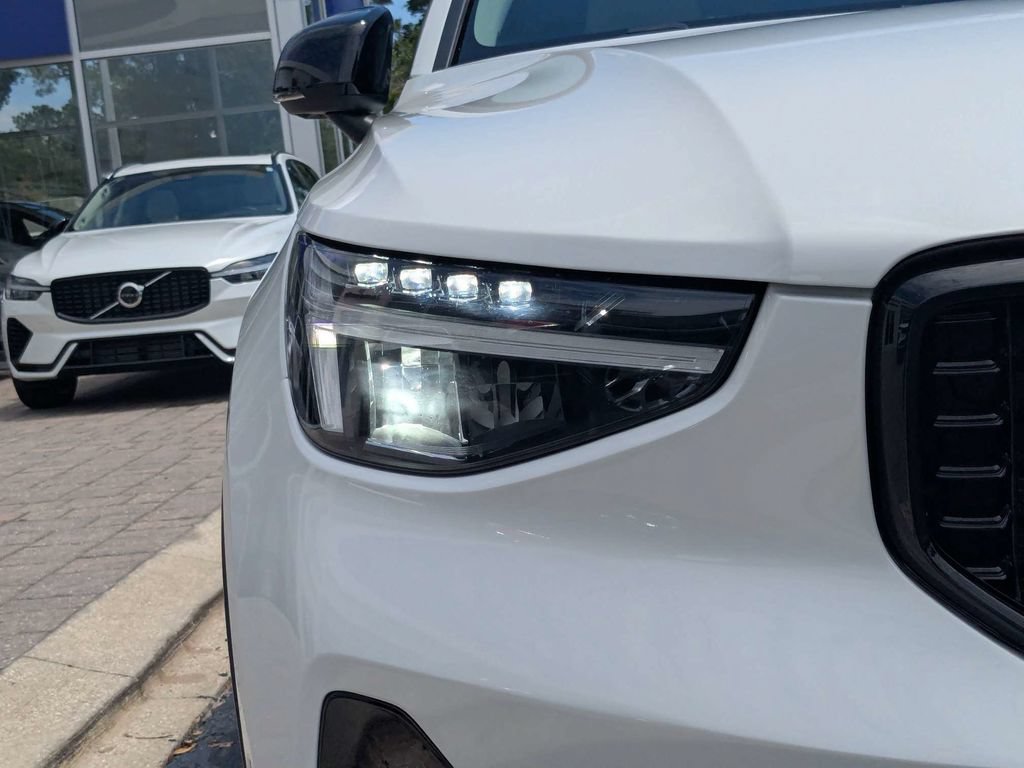 Certified 2026 Volvo XC40 B4 Plus w/ Protection Package Premier FWD image 10
