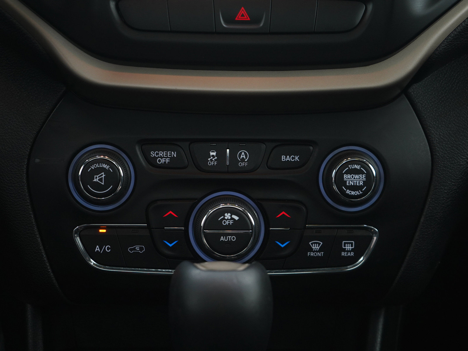 Used 2015 Jeep Cherokee Limited w/ Luxury Group AWD/4WD image 19