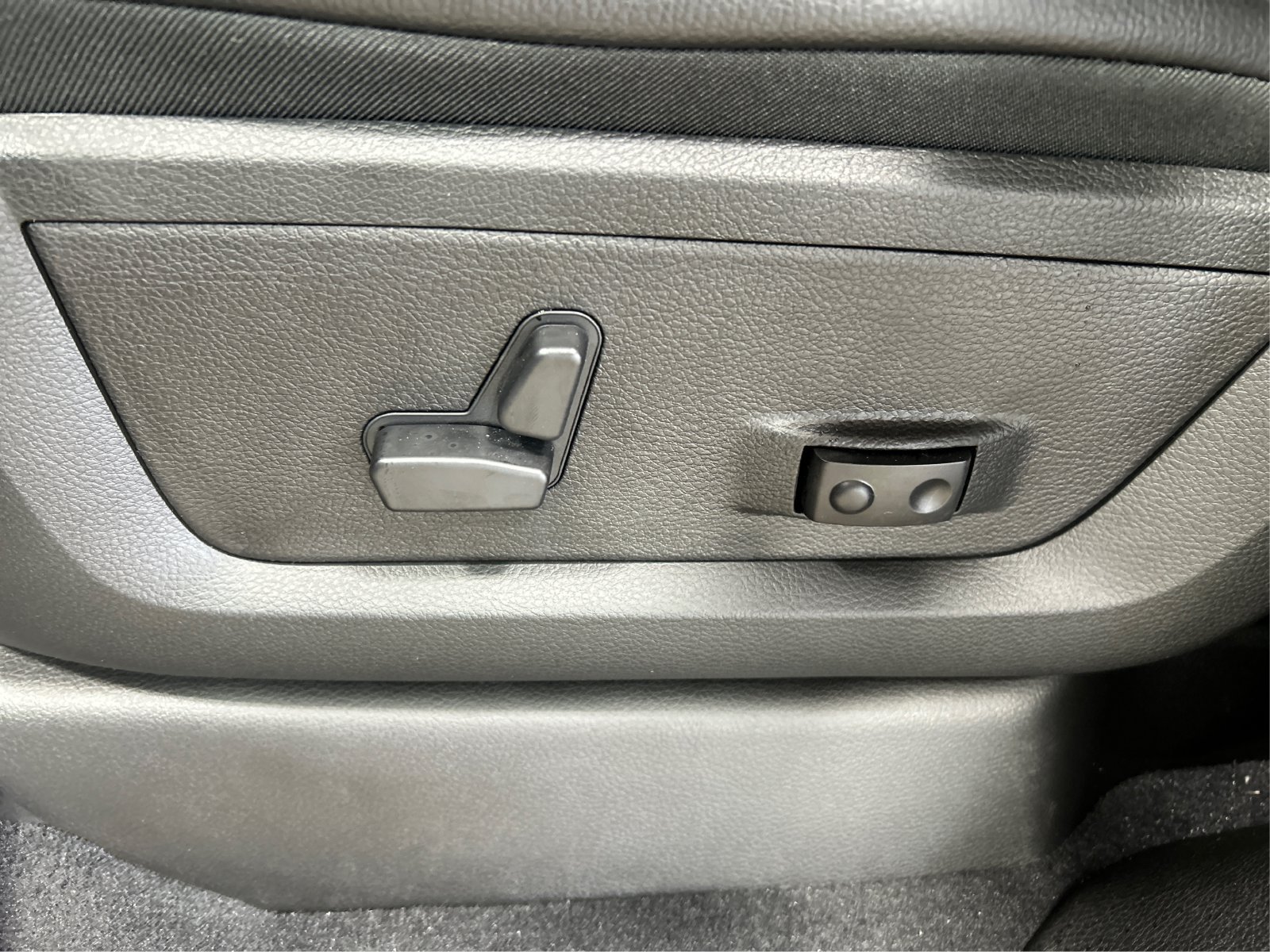 New 2027 RAM 2500 Laramie w/ Night Edition AWD/4WD image 17