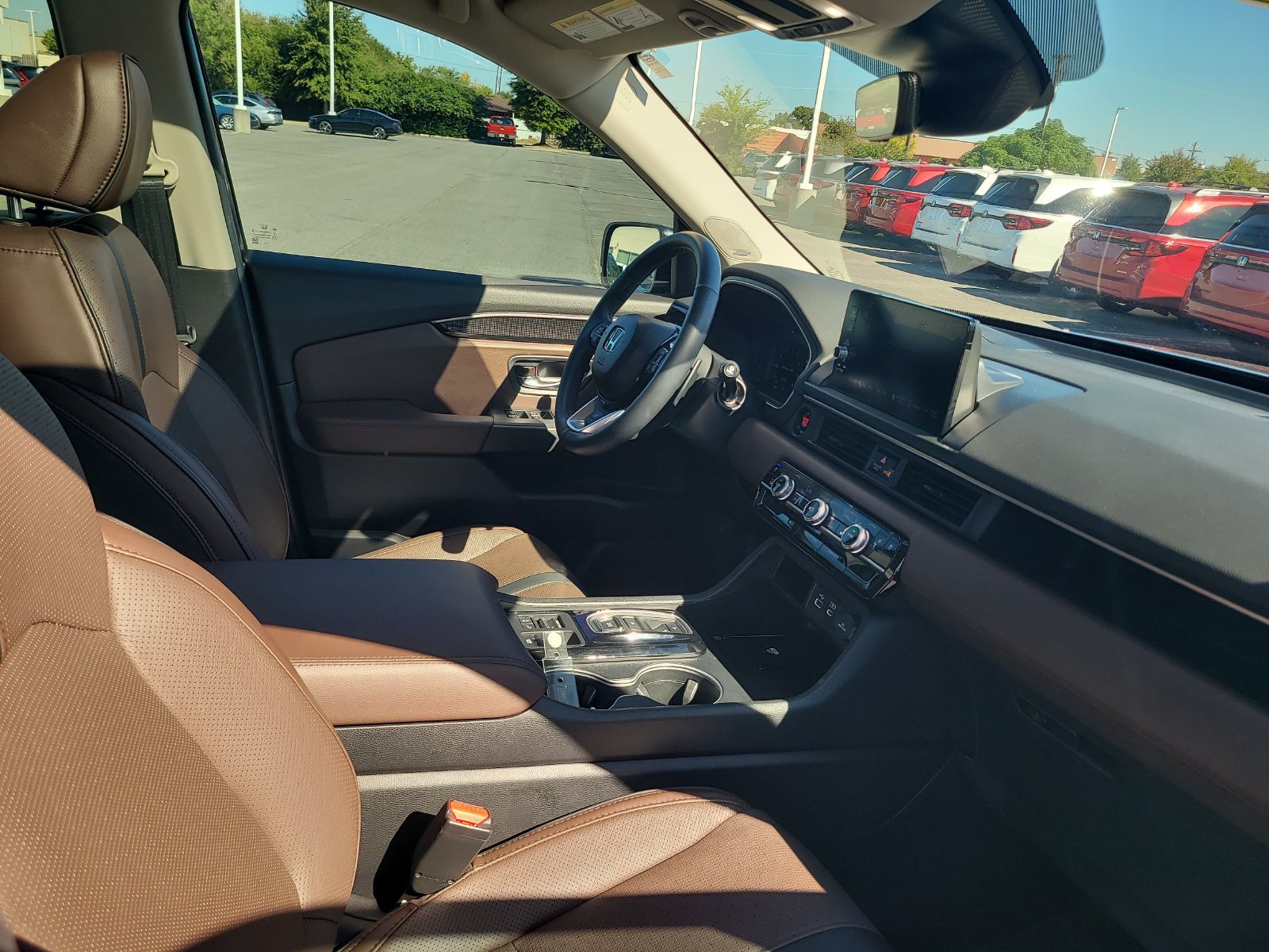 Used 2025 Honda Pilot Elite image 30