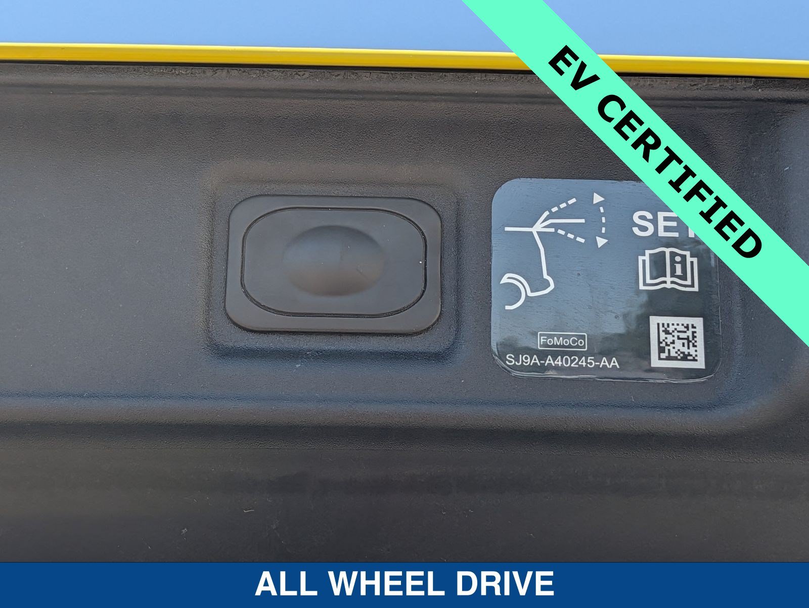 Certified 2025 Ford Mustang Mach-E Premium AWD/4WD image 15