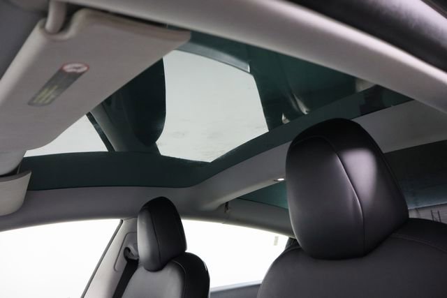 Used 2021 Tesla Model 3 Standard Range Plus image 23