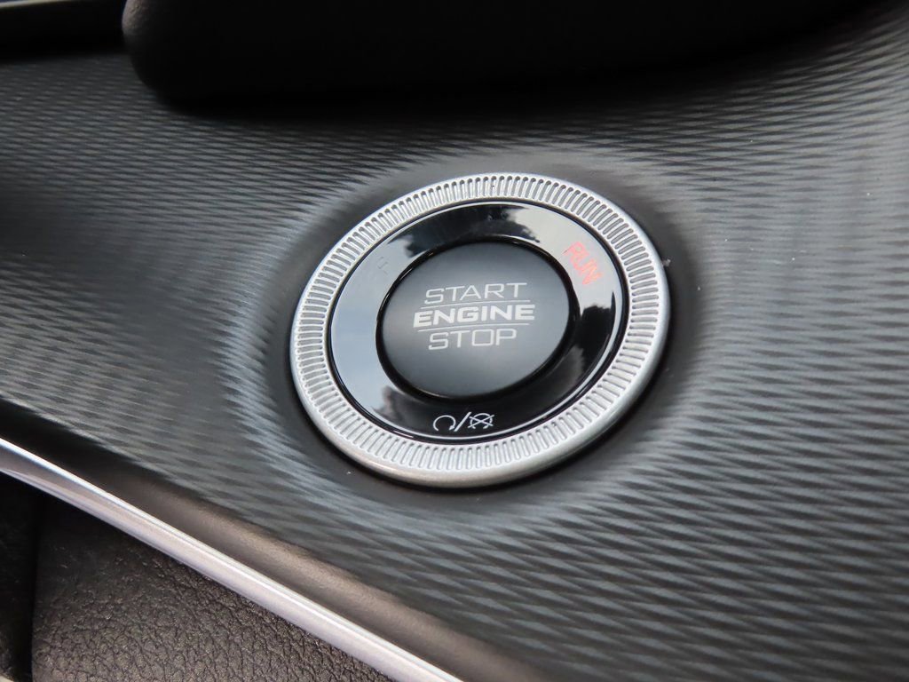New 2025 Jeep Grand Cherokee Altitude image 12
