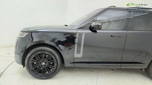 Used 2023 Land Rover Range Rover SE AWD/4WD image 9