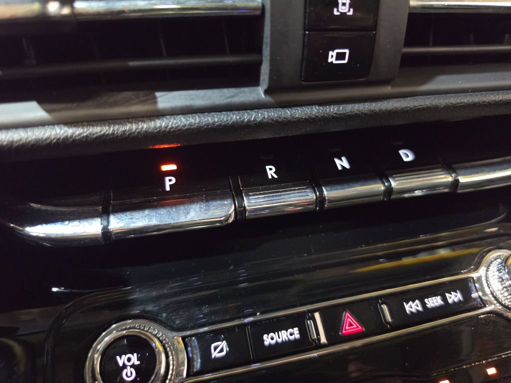 Used 2022 Lincoln Corsair AWD w/ Premium Package image 22