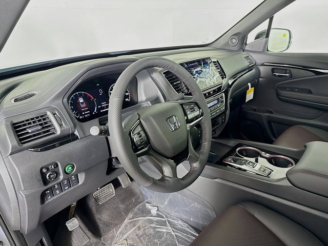 New 2026 Honda Ridgeline Black Edition image 2
