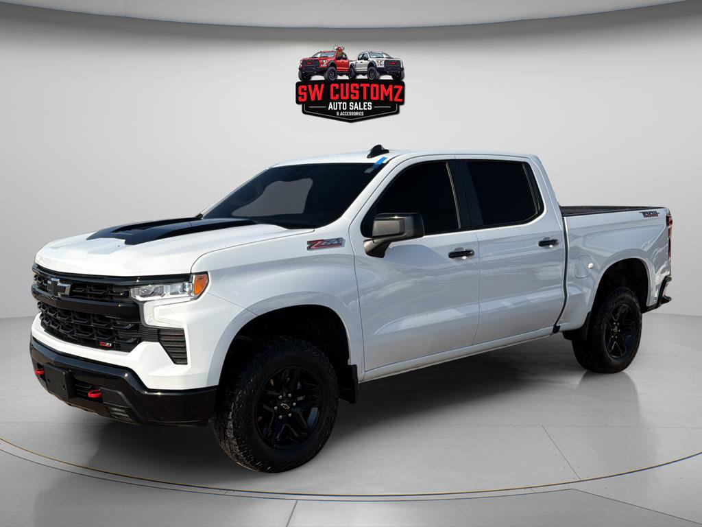 Used 2024 Chevrolet Silverado 1500 LT Trail Boss w/ Protection Package AWD/4WD image 3