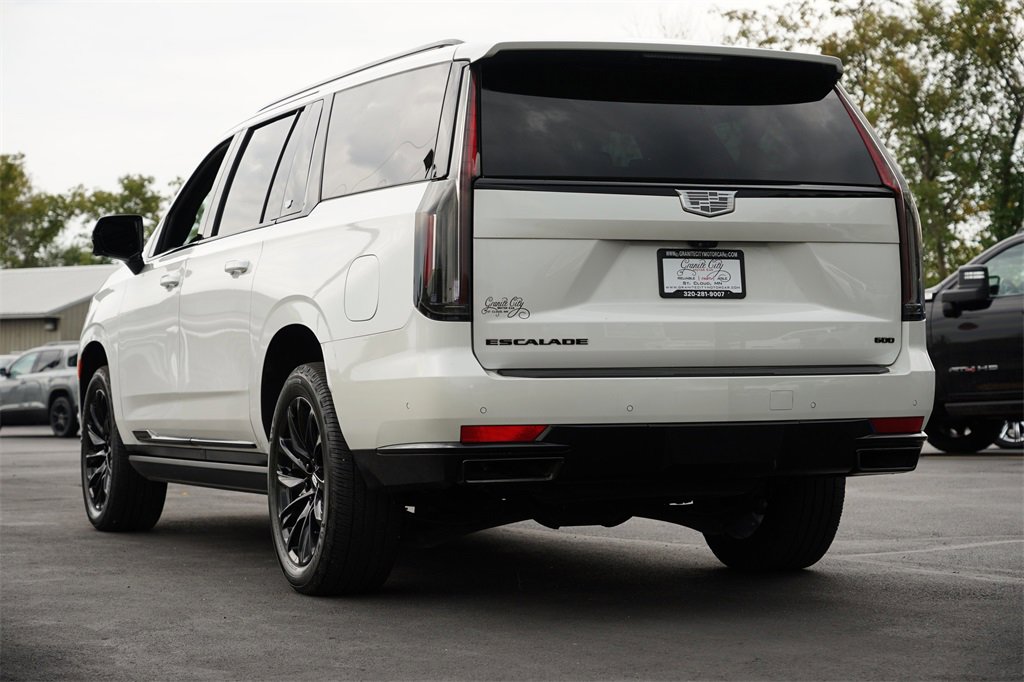 Used 2023 Cadillac Escalade ESV Sport Platinum w/ LPO, ONYX Package image 5