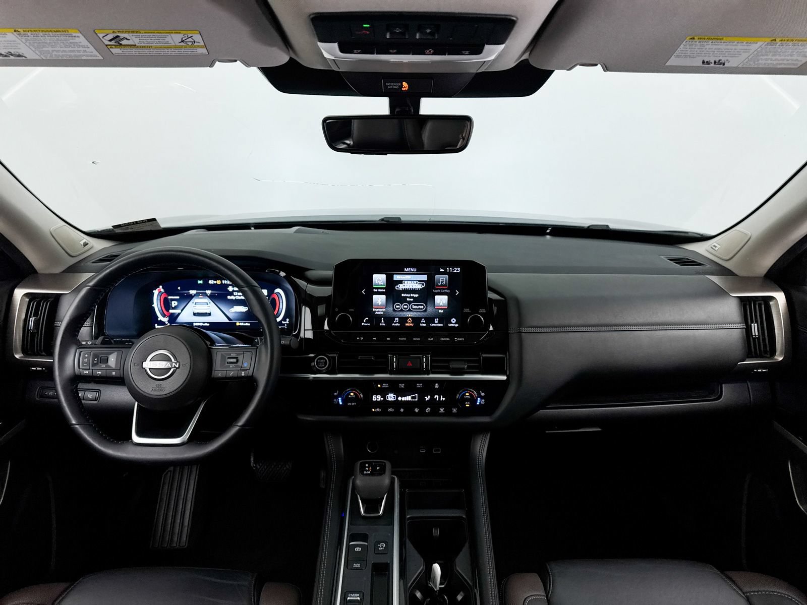 Used 2024 Nissan Pathfinder Platinum FWD image 21