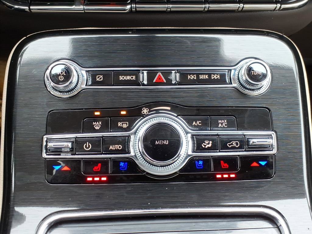 Used 2023 Lincoln Nautilus Reserve image 16