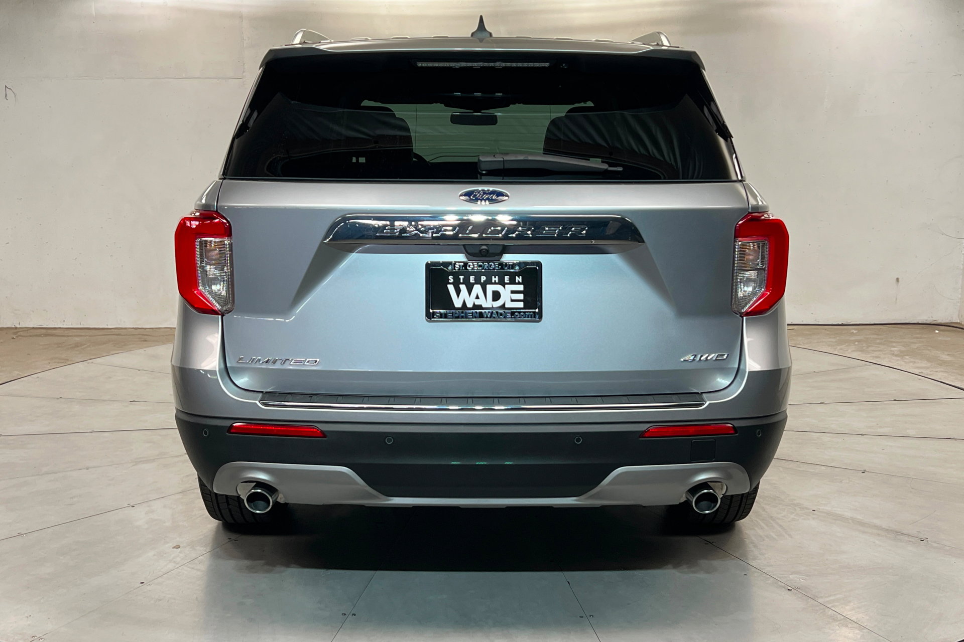 Used 2024 Ford Explorer Limited w/ Equipment Group 301A AWD/4WD image 4