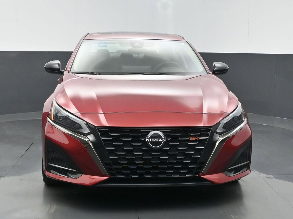 Used 2023 Nissan Altima 2.5 SR w/ SR Premium Package image 4