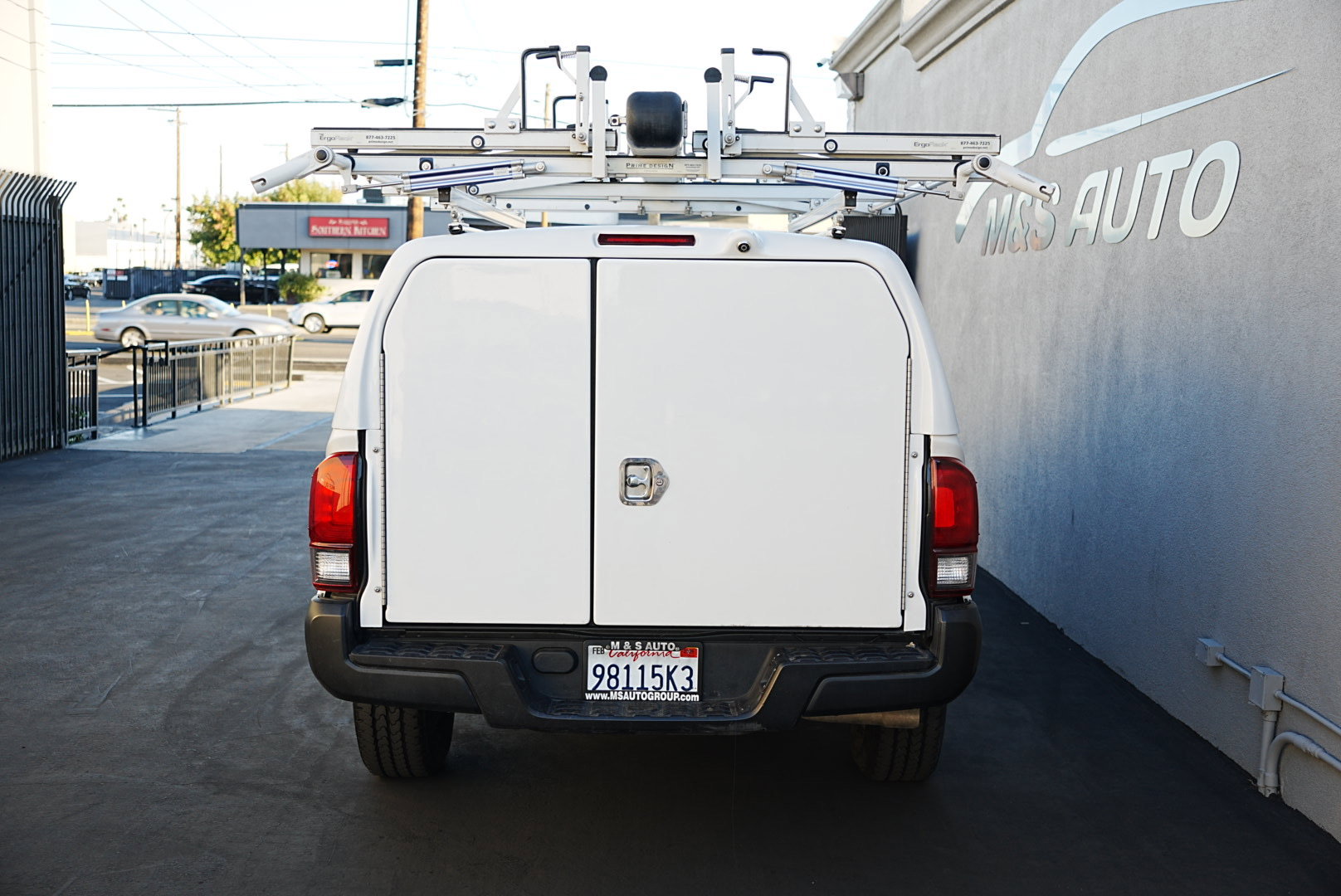 Used 2022 Toyota Tacoma SR image 5