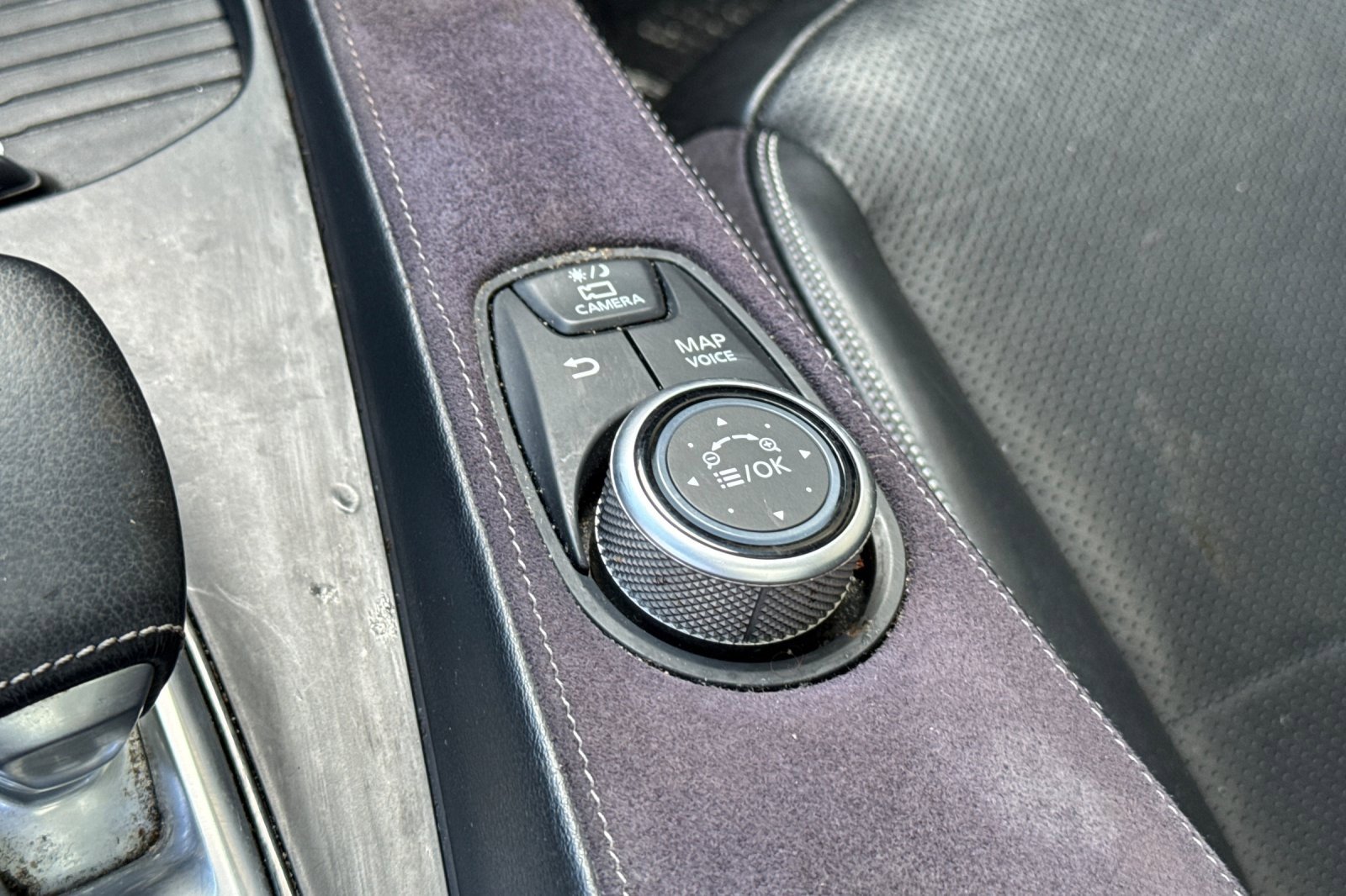 Used 2019 INFINITI QX50 Essential w/ Sensory Package image 32