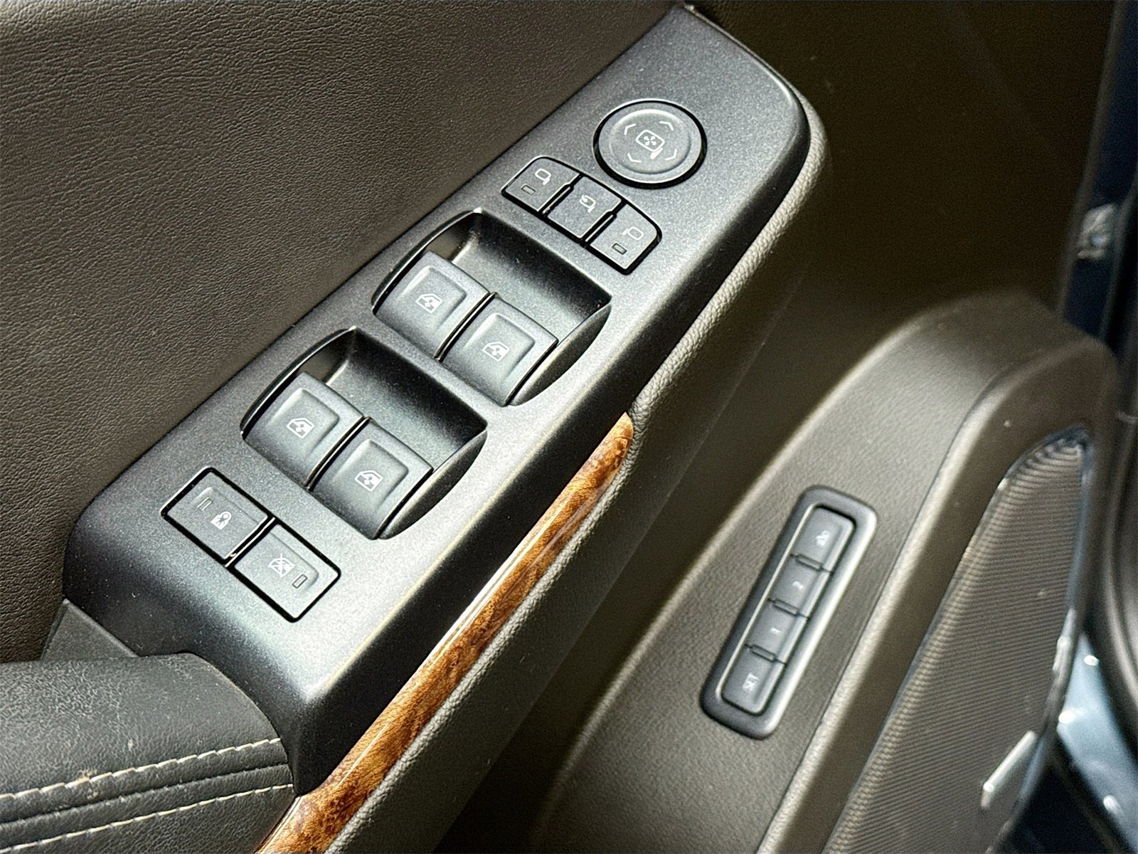 Used 2019 Chevrolet Tahoe Premier image 18