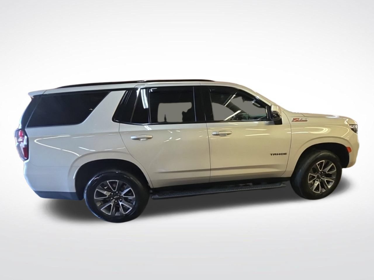 Used 2023 Chevrolet Tahoe Z71 w/ Luxury Package AWD/4WD image 8