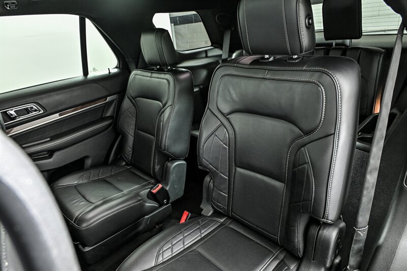 Used 2019 Ford Explorer Platinum AWD/4WD image 19