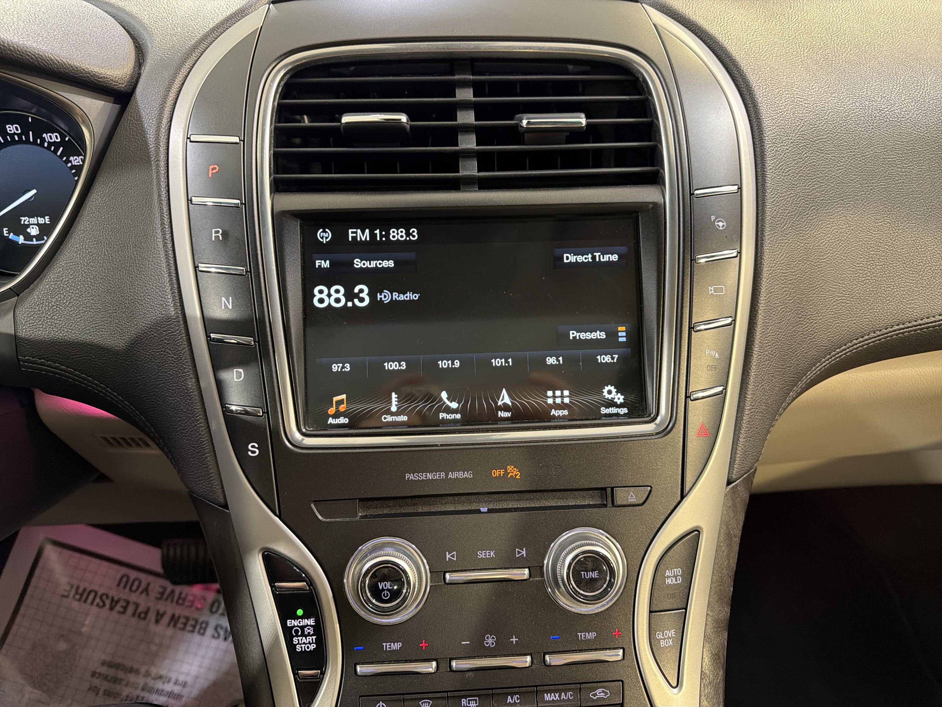 Used 2018 Lincoln MKX Reserve w/ Driver Assistance Package FWD image 17