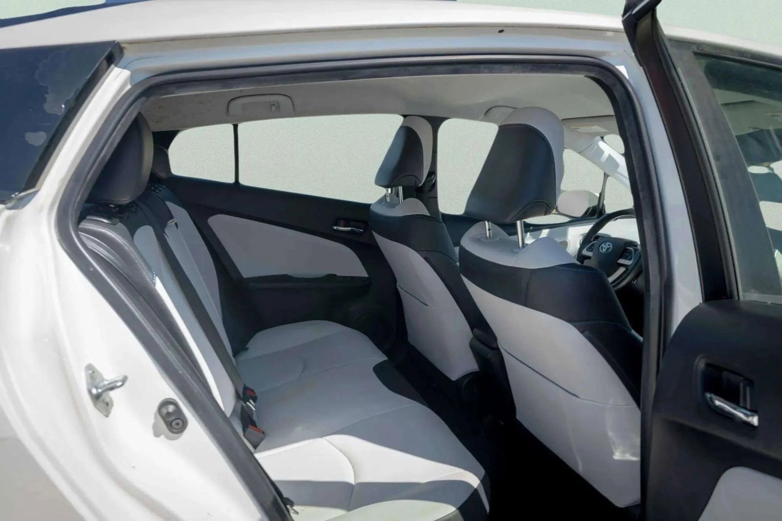 Used 2016 Toyota Prius Two image 7