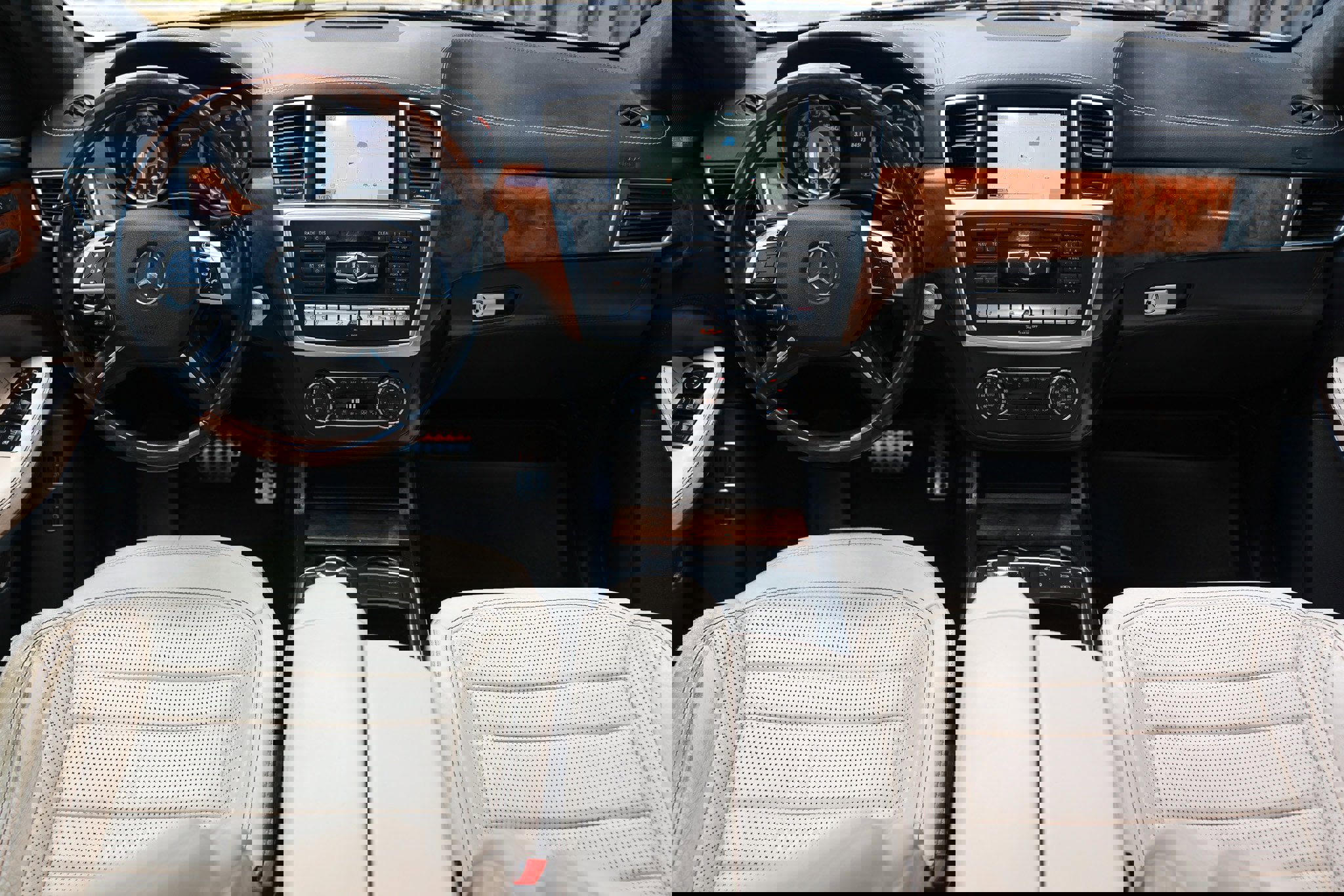 Used 2015 Mercedes-Benz GL 63 AMG 4MATIC image 27