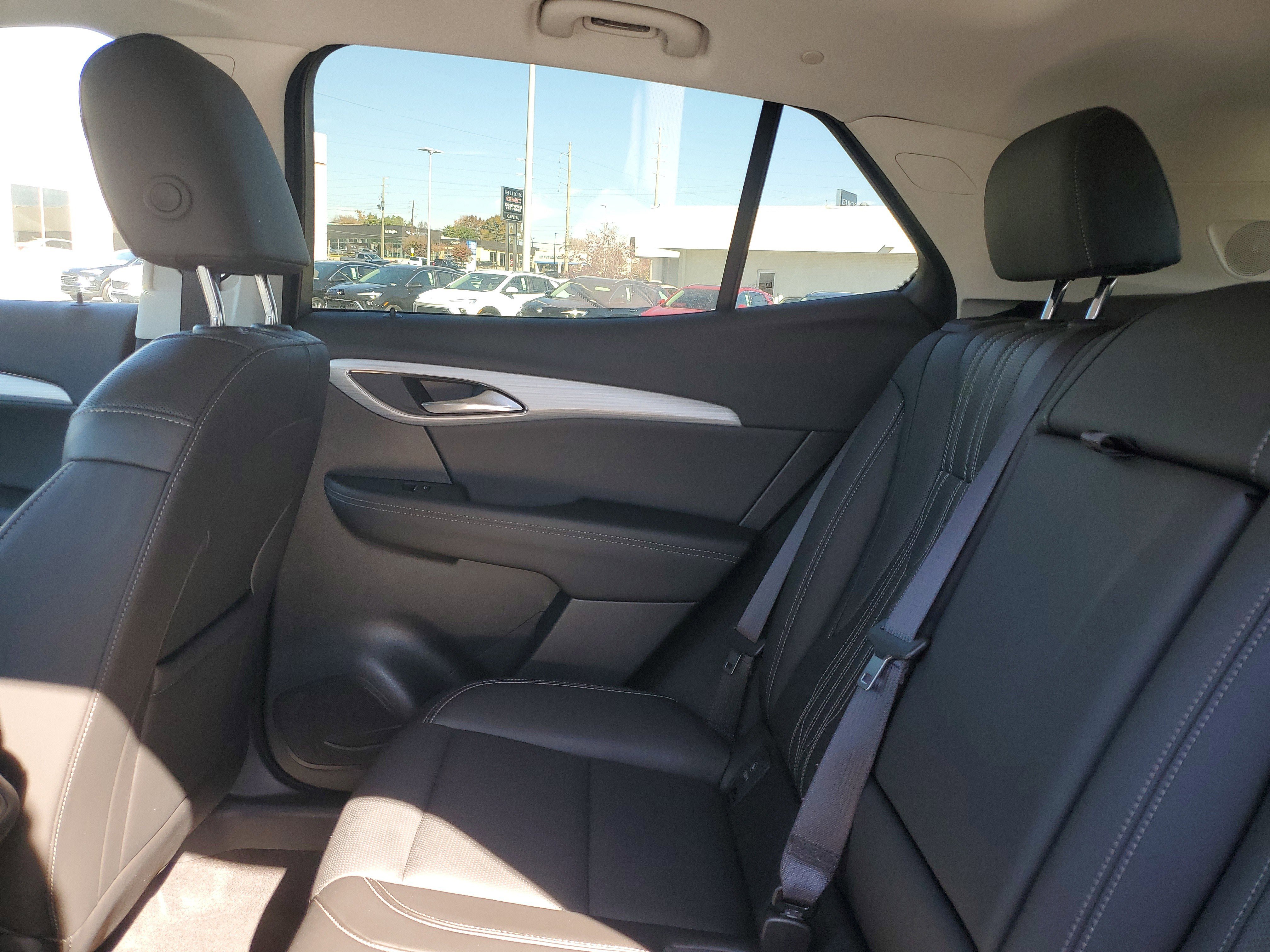 New 2025 Buick Envision Avenir image 9