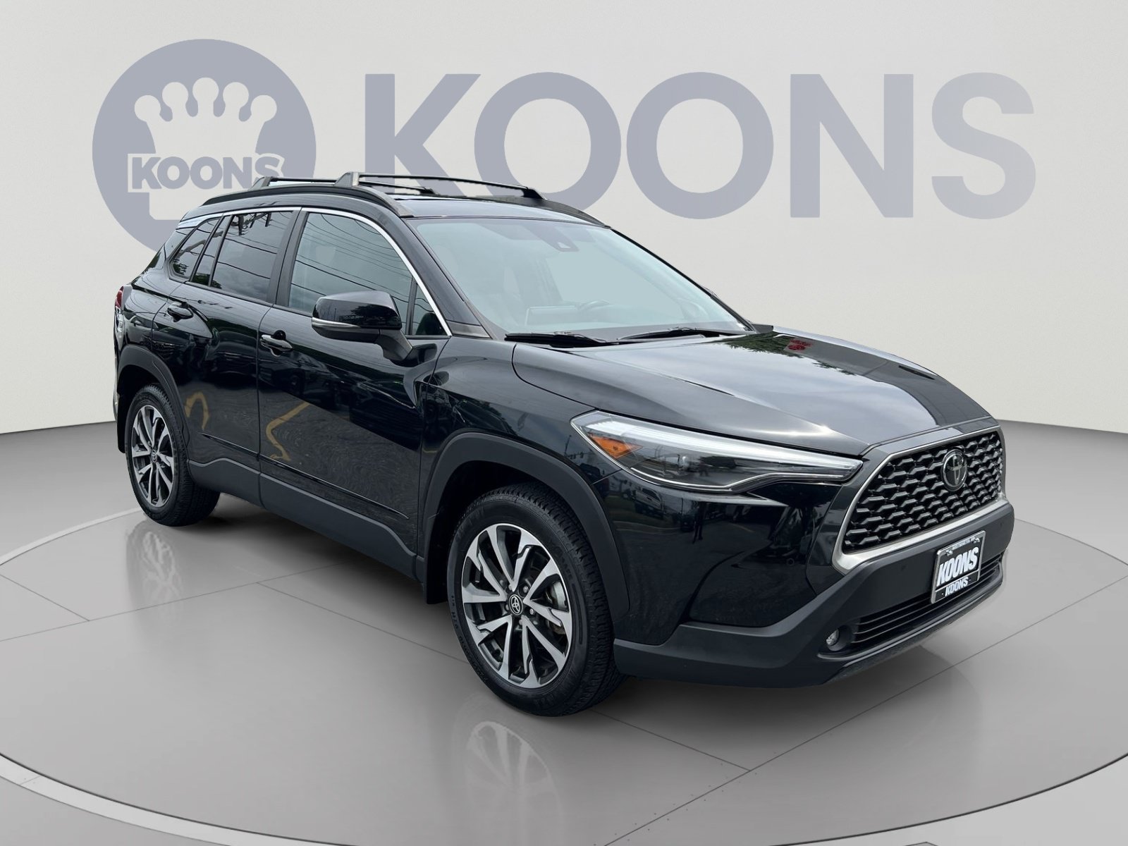Used 2022 Toyota Corolla Cross XLE w/ Convenience Package AWD/4WD image 10