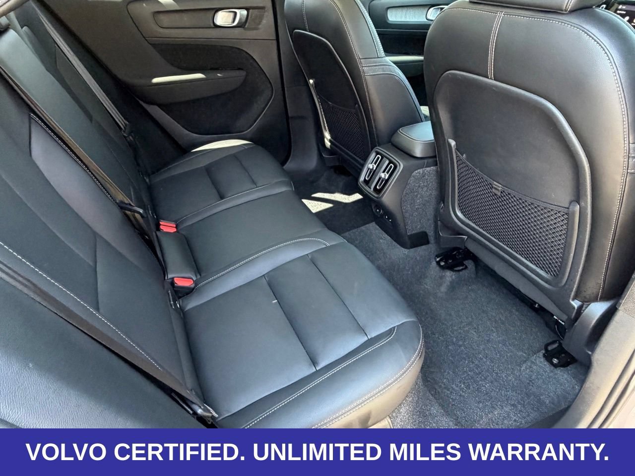 Certified 2026 Volvo XC40 B5 Plus AWD/4WD image 28