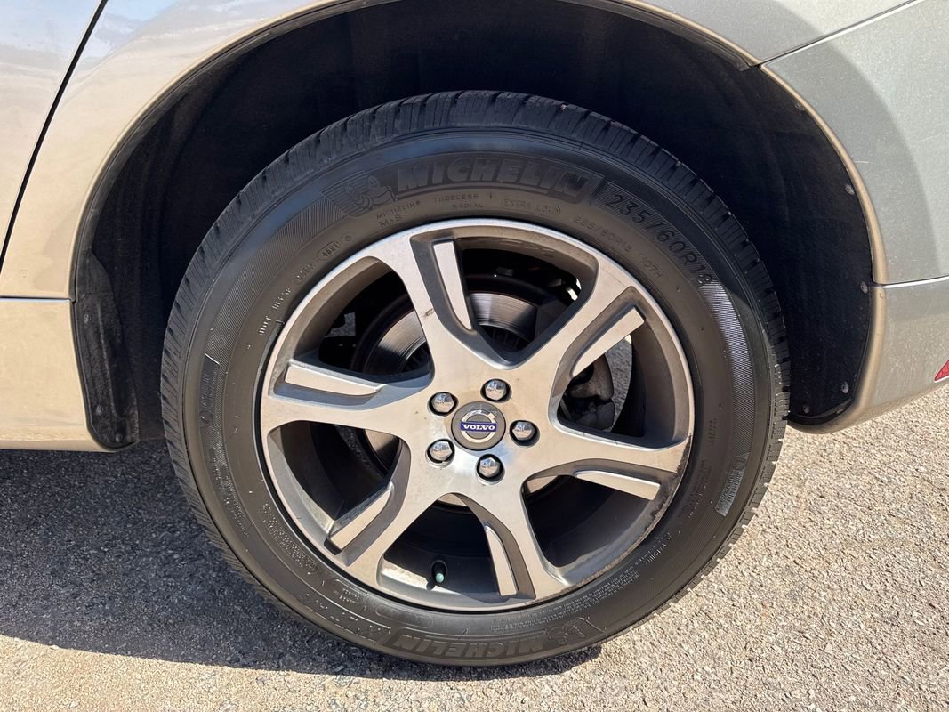 Used 2015 Volvo XC60 T6 w/ Proximity Package image 45