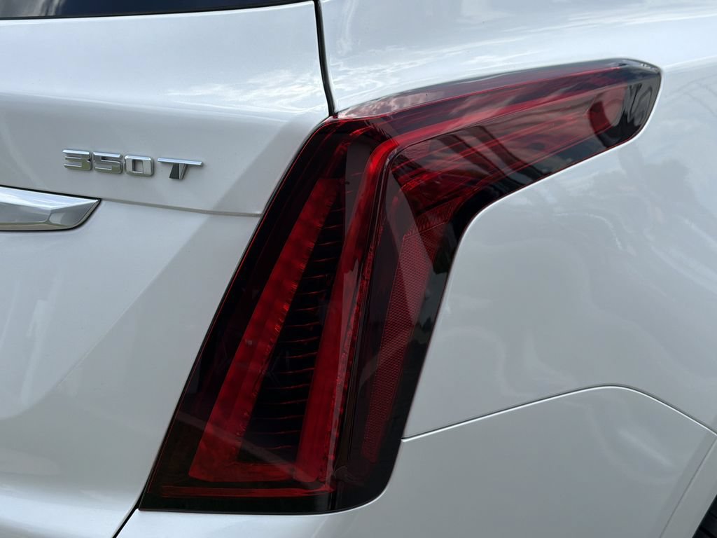 Certified 2022 Cadillac XT5 Luxury FWD image 8