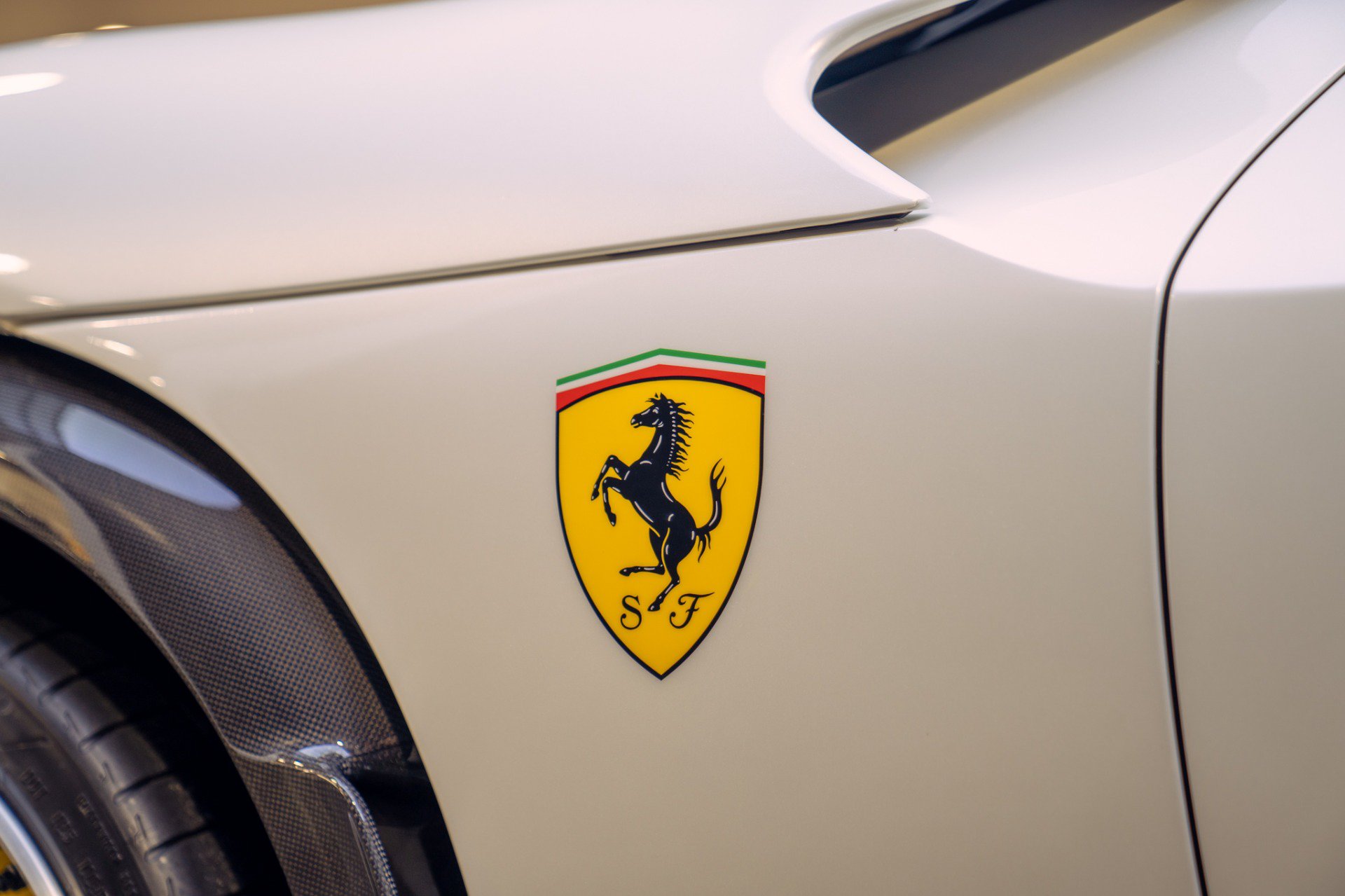 Used 2025 Ferrari Purosangue AWD/4WD image 21