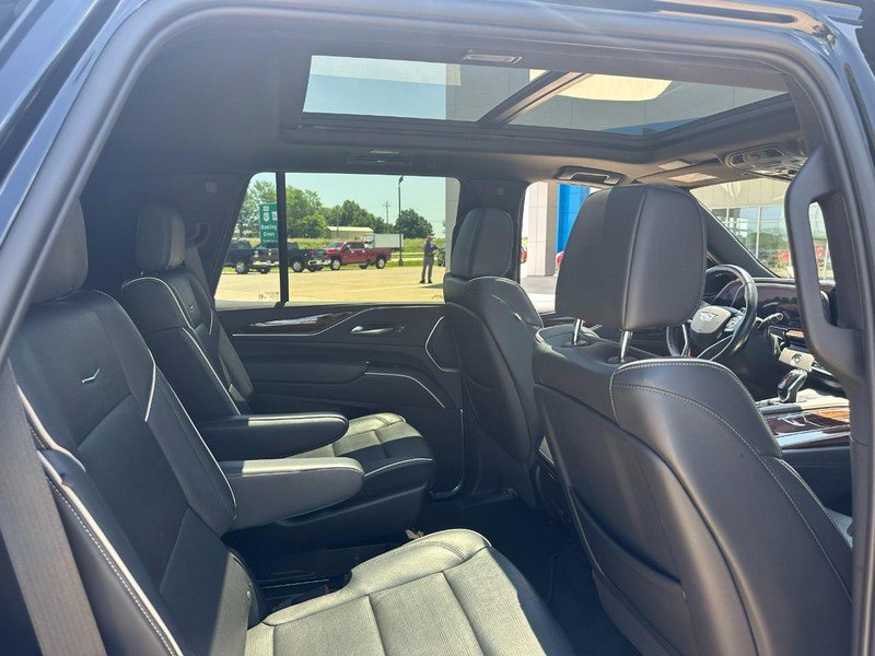 Used 2023 Cadillac Escalade Premium Luxury image 11