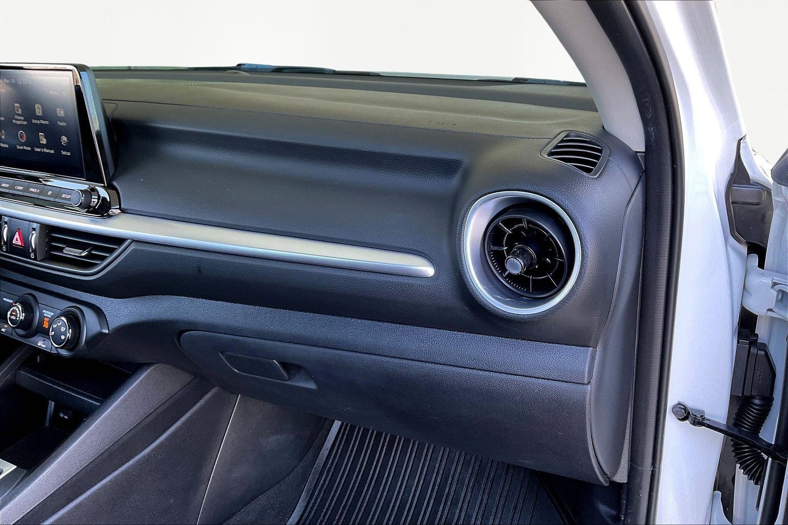 Used 2024 Kia Forte LX image 25