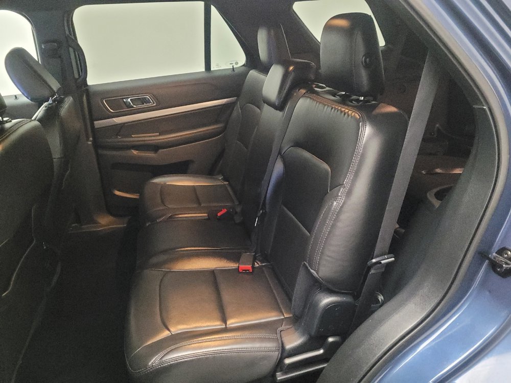Used 2019 Ford Explorer XLT w/ Equipment Group 202A image 18