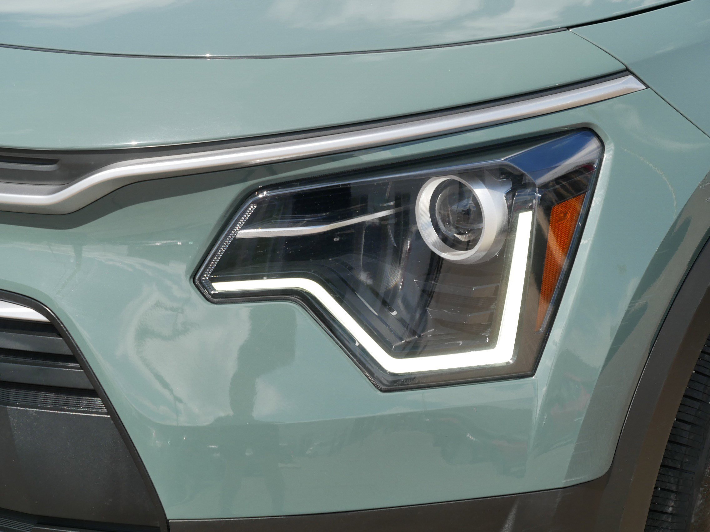 Used 2023 Kia Niro EX FWD image 16