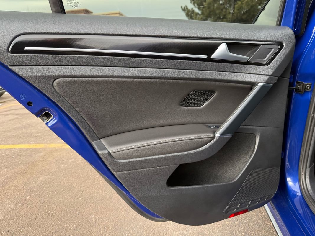 Used 2019 Volkswagen Golf R 4-Door image 18