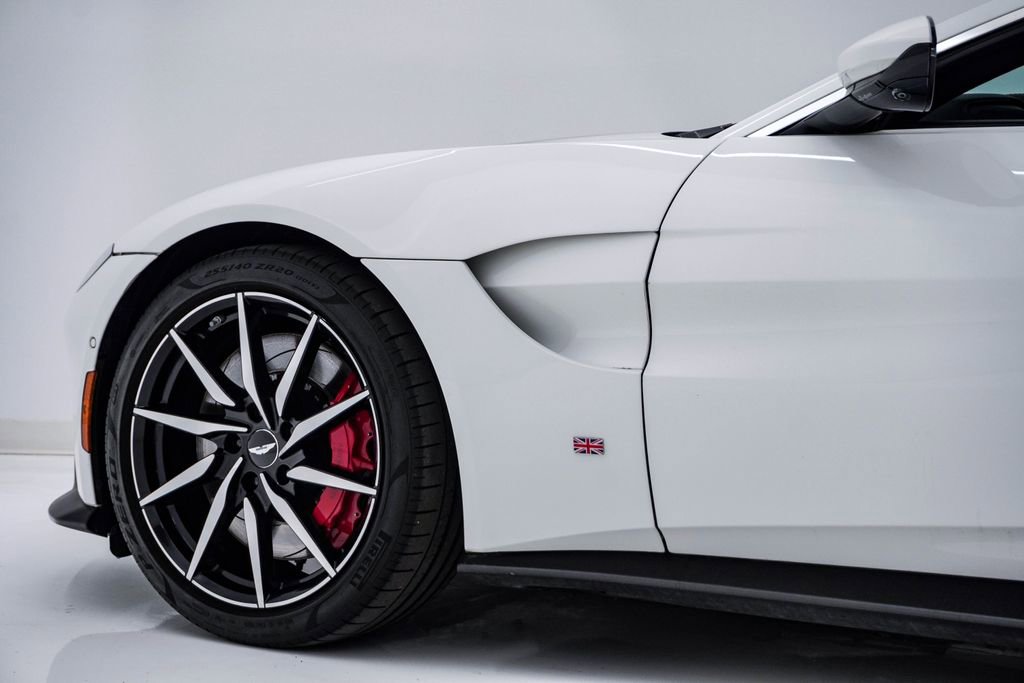 Used 2019 Aston Martin V8 Vantage Coupe image 21