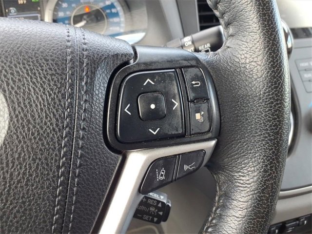 Used 2020 Toyota Sienna XLE image 25