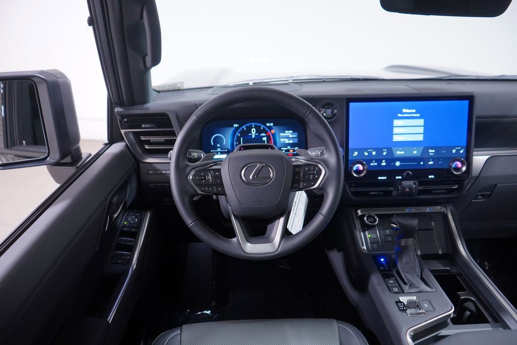 Used 2026 Lexus GX 550 w/ Accessory Package (2T) AWD/4WD image 11