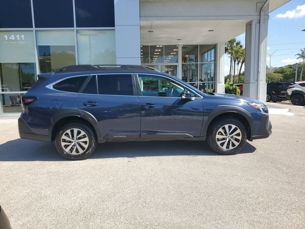 Used 2025 Subaru Outback Premium AWD/4WD image 6