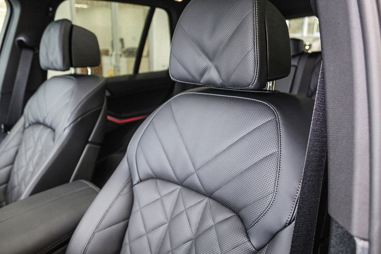 New 2026 BMW X5 xDrive40i w/ Climate Comfort Package image 25