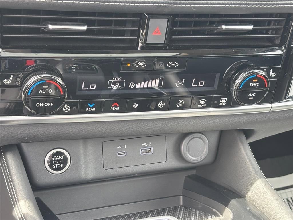 Used 2023 Nissan Rogue SL w/ SL Premium Package image 18