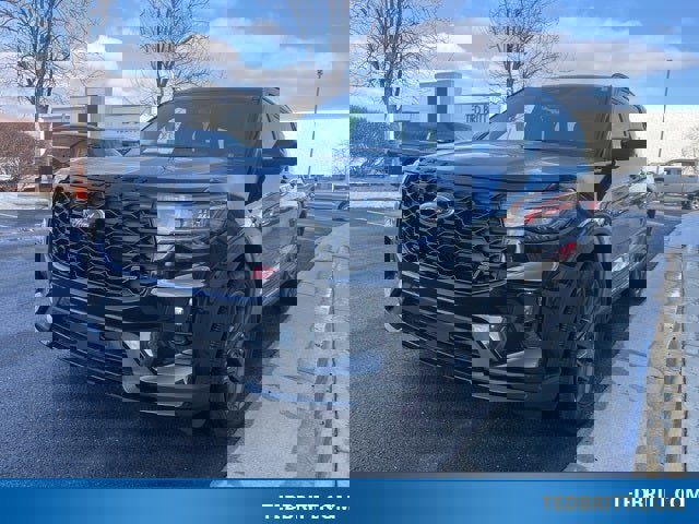 Certified 2025 Ford Explorer ST image 3