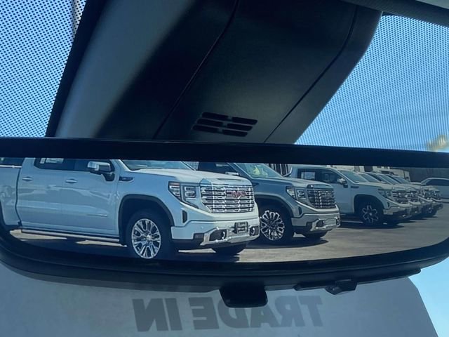 Used 2022 GMC Yukon Denali w/ Advanced Technology Package image 27